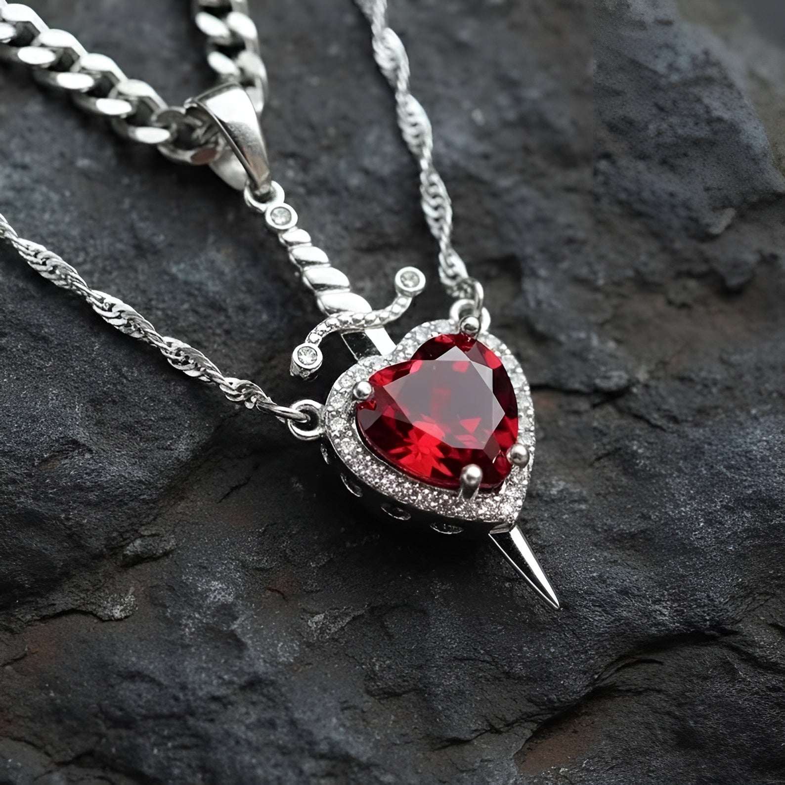 Dague D'Amour Pendant